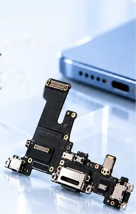 Centro de carga para iPhone sobre una superficie de cristal